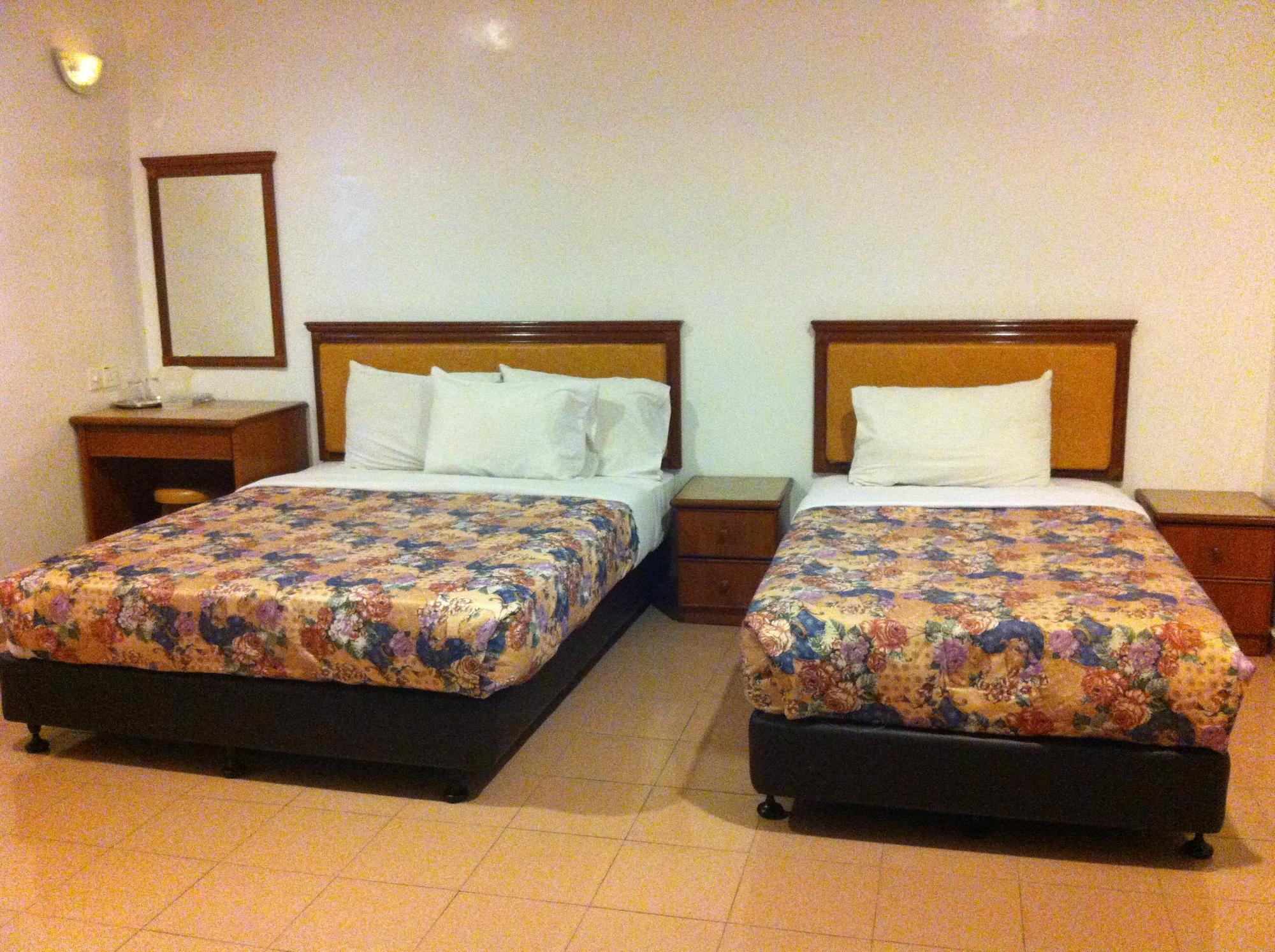Hotel Home 88 Teluk Intan Buitenkant foto