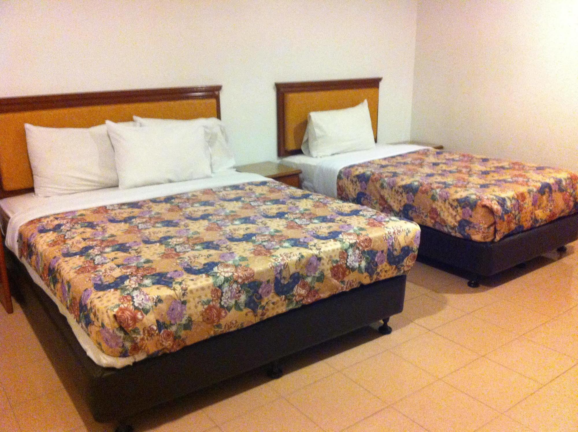 Hotel Home 88 Teluk Intan Buitenkant foto